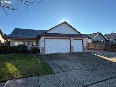 Springfield, OR 97477,937 S ST
