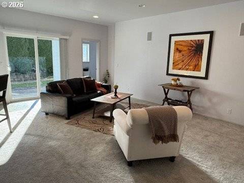 Springfield, OR 97477,937 S ST