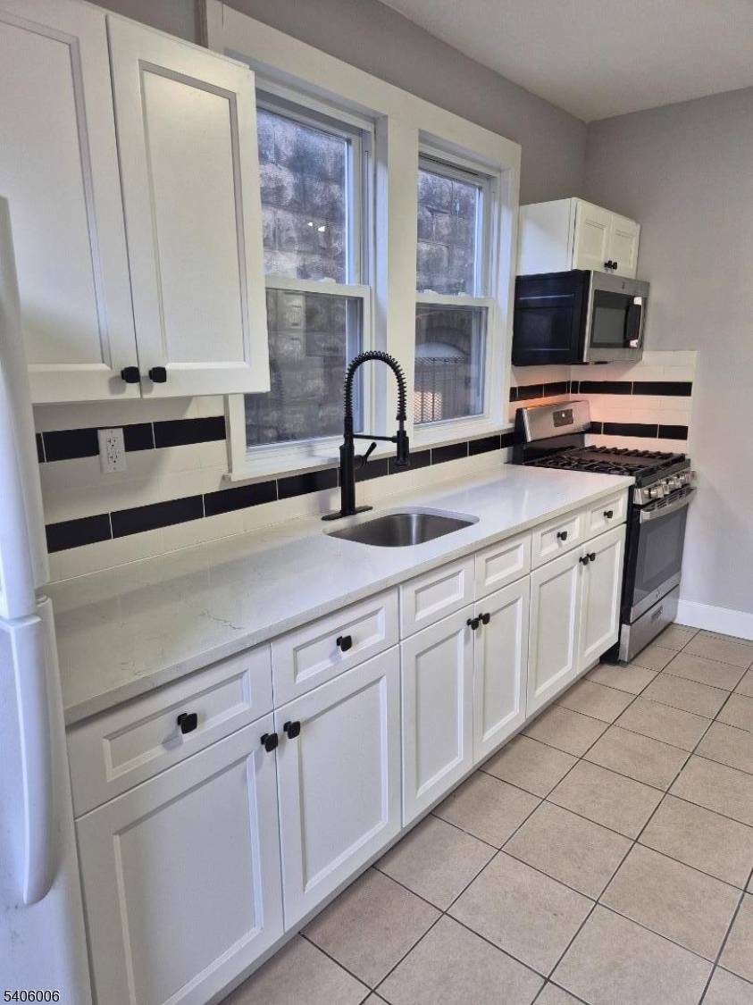 Elizabeth City, NJ 07206,658 Magnolia Ave