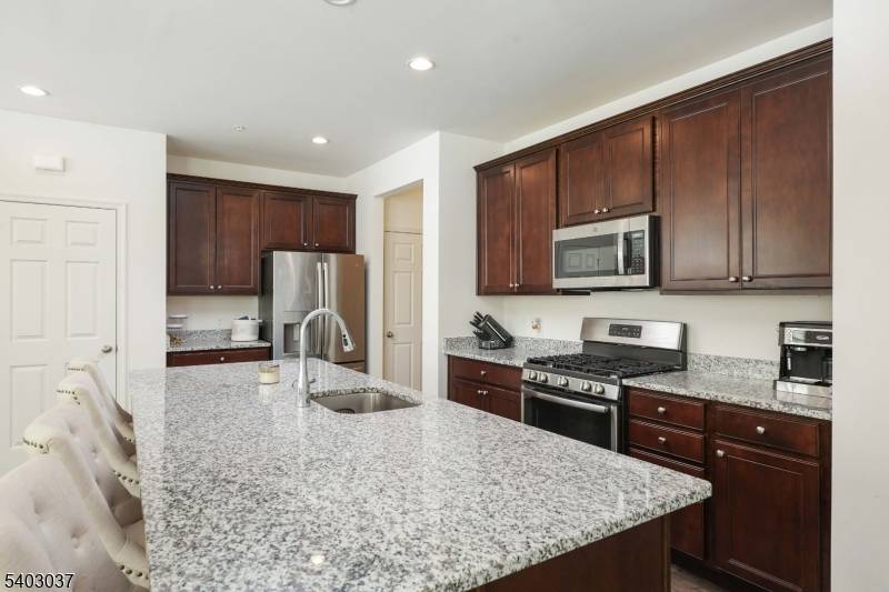 Hillsborough Twp., NJ 08844,11A Passe Ct