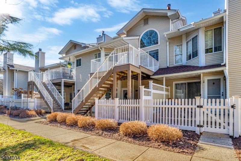 Bedminster Twp., NJ 07921,20 Academy Court Ondo