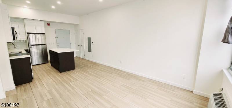 Passaic City, NJ 07055,30 Howe Ave