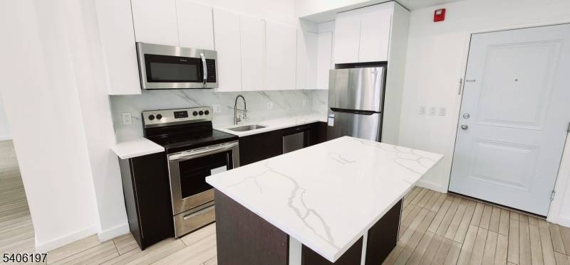 Passaic City, NJ 07055,30 Howe Ave