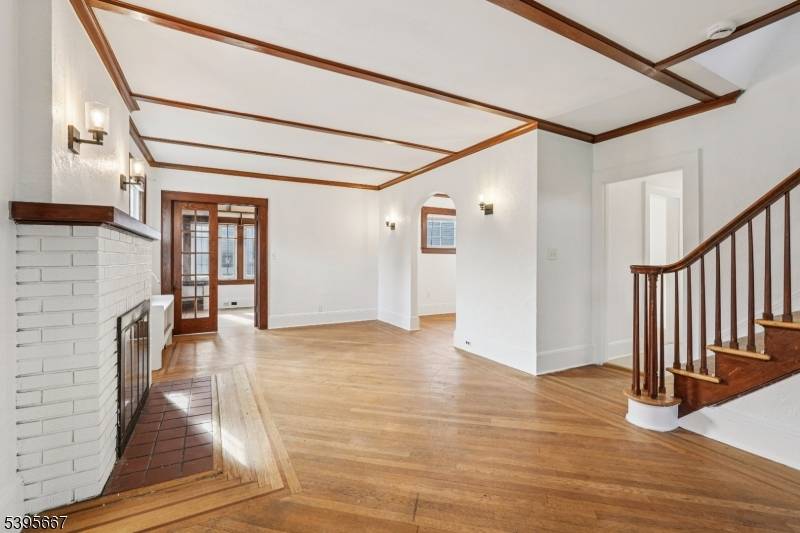 Dover Town, NJ 07801,8 N Elk Ave