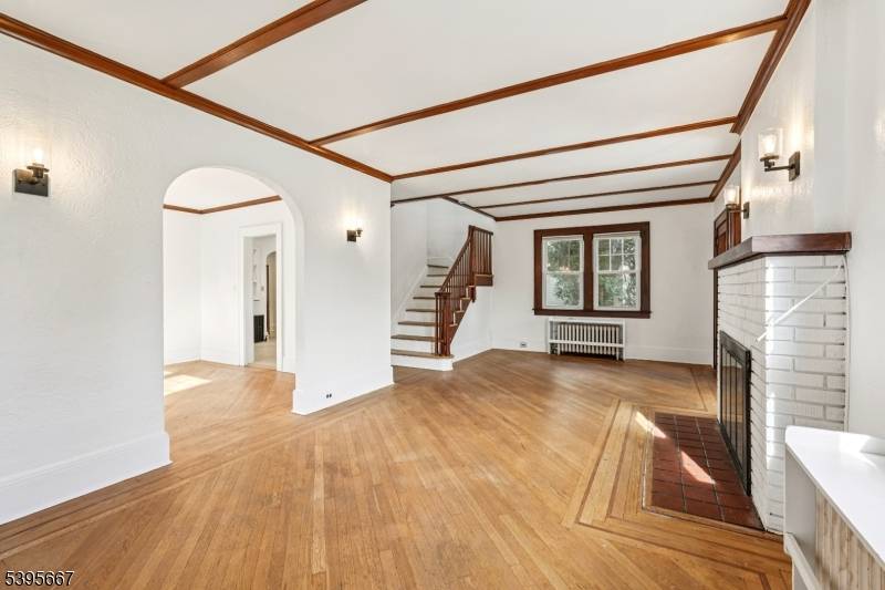 Dover Town, NJ 07801,8 N Elk Ave