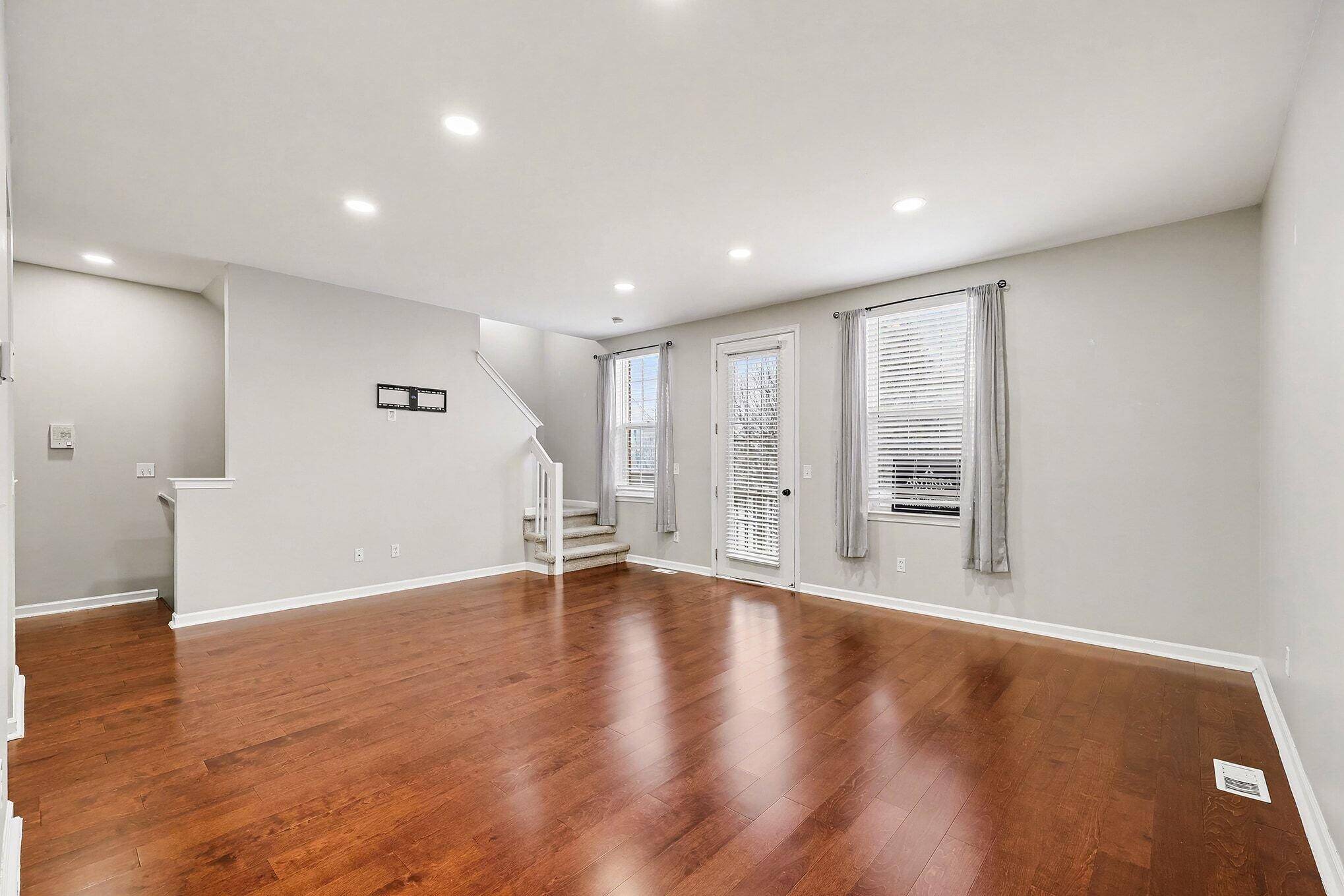 Utica, MI 48316,56607 Long Island DR