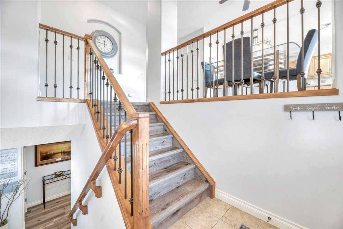 Calgary, AB T3N 5A6,64 Discovery Woods Villas SW