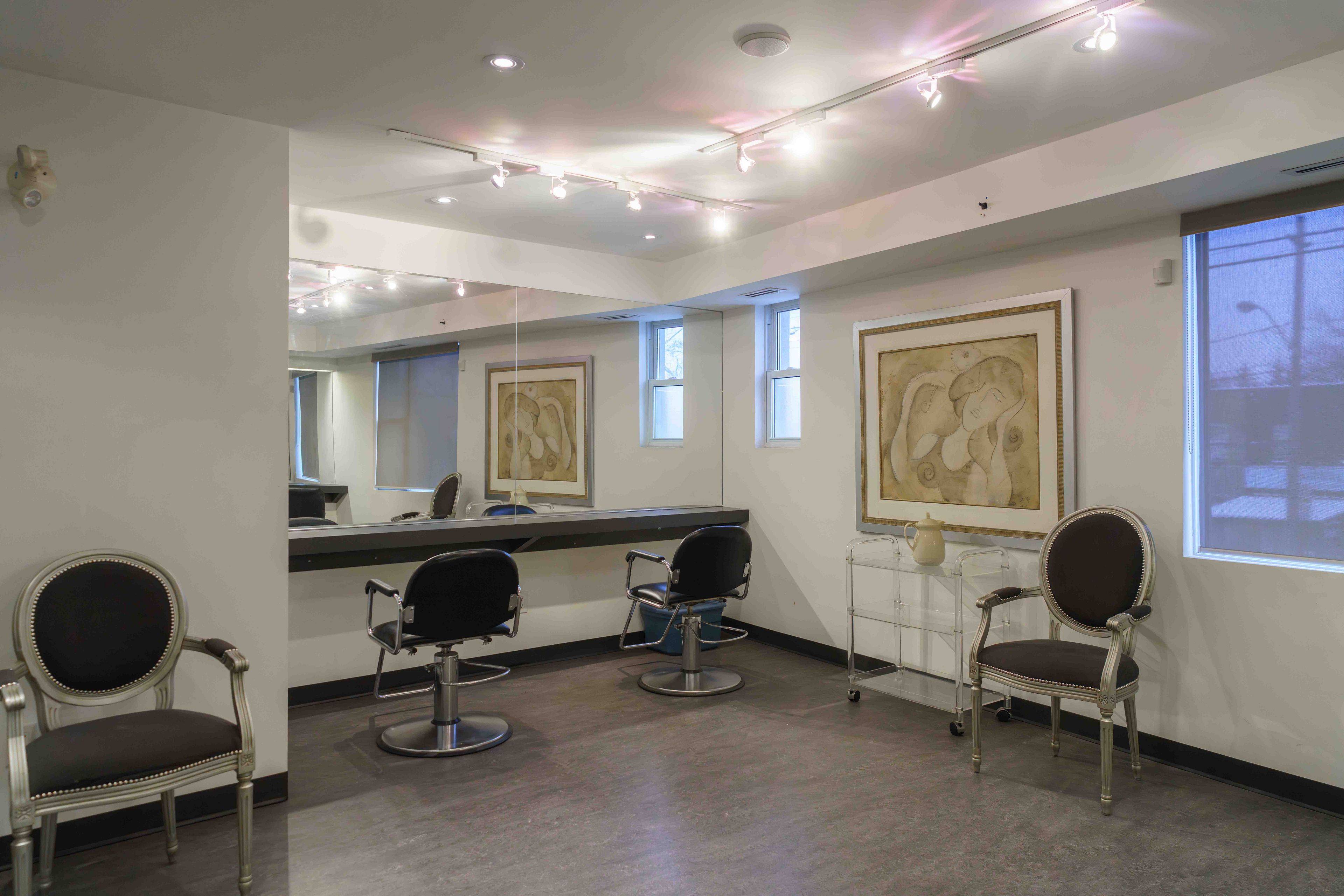 Toronto C04, ON M5M 4A1,1966 Avenue RD #Ground Floor