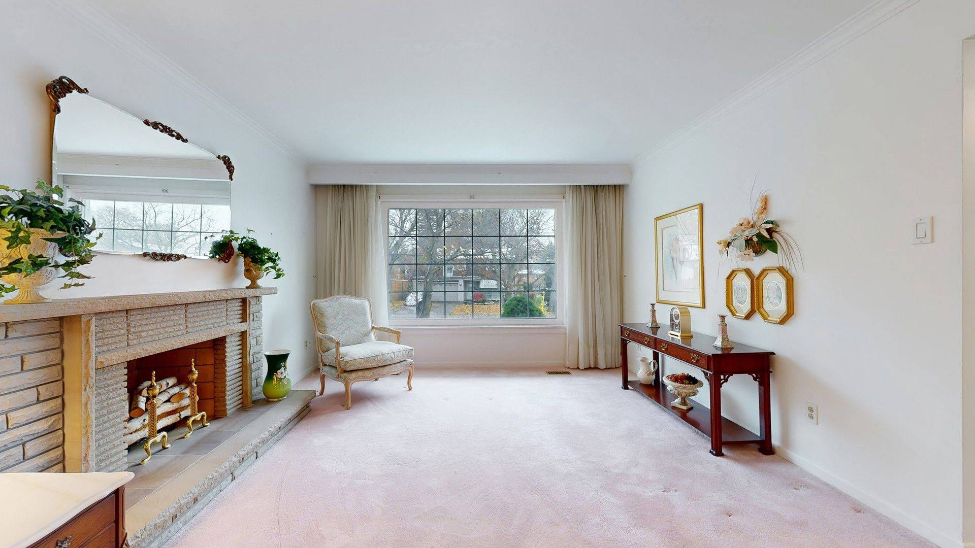 Toronto C15, ON M2K 2H3,34 Tollerton AVE