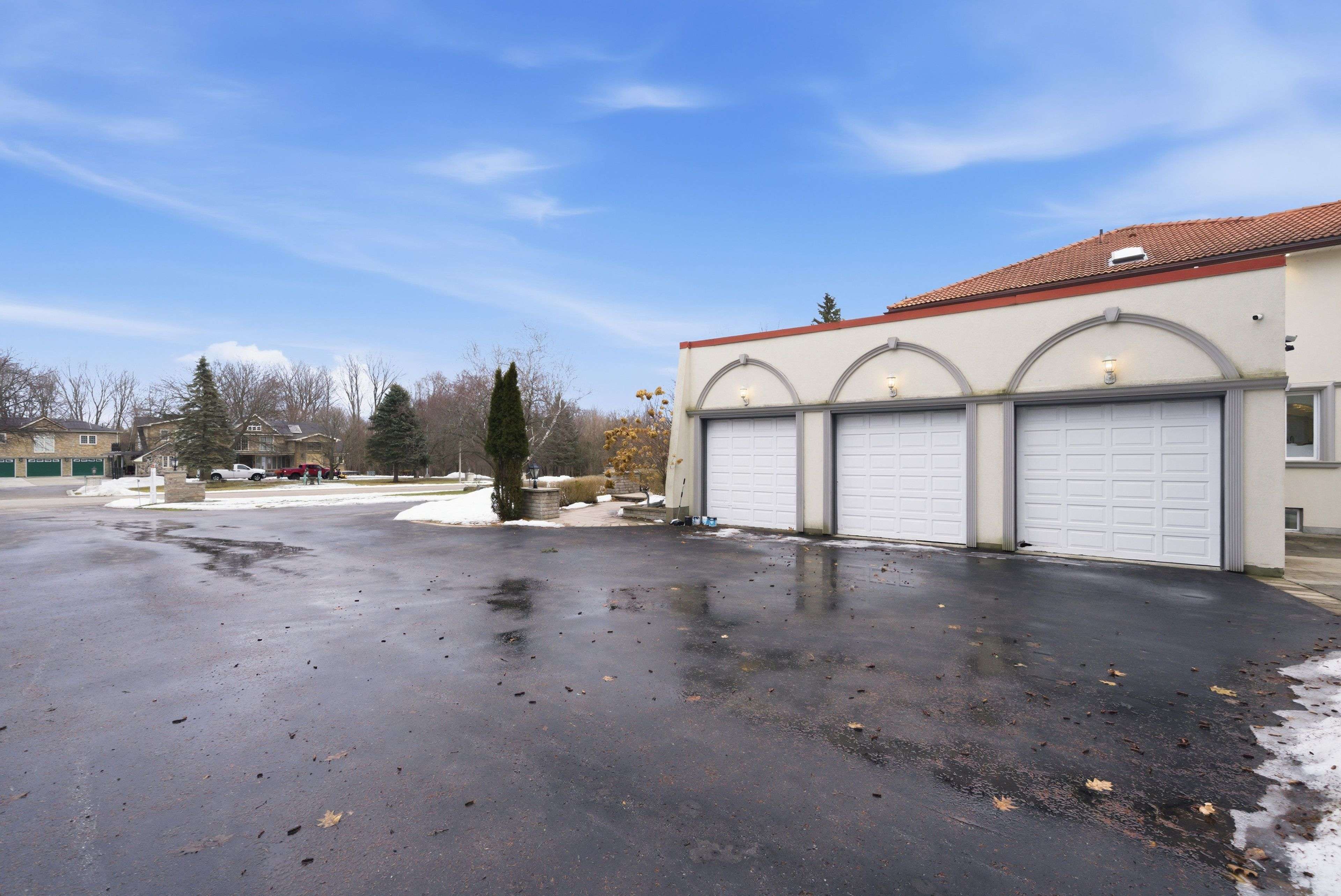 Pickering, ON L1T 3S5,10 Bunting CT