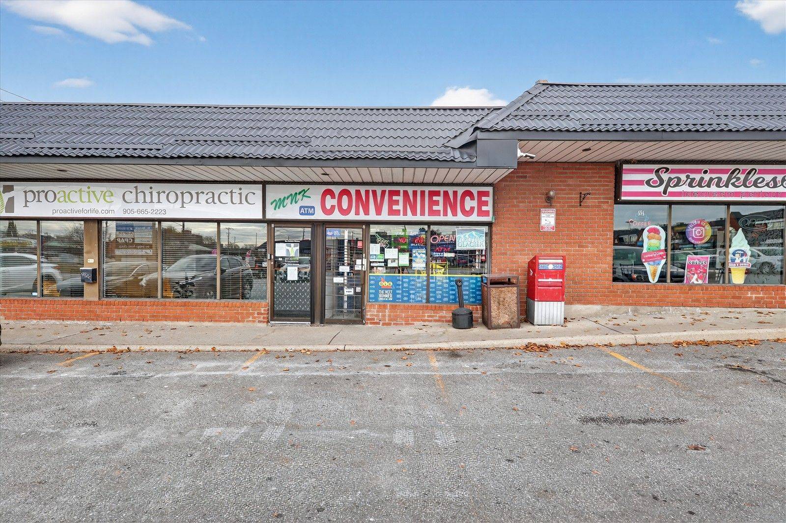 Whitby, ON L1N 8W8,25 Thickson RD N #2