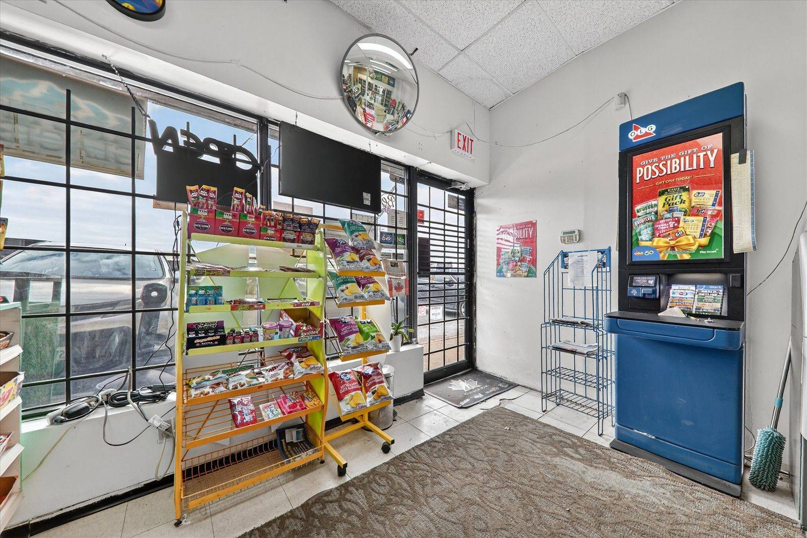 Whitby, ON L1N 8W8,25 Thickson RD N #2