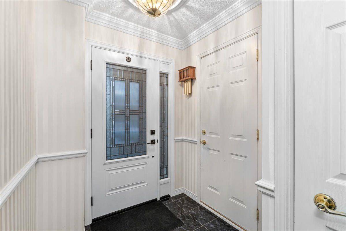 Oshawa, ON L1G 7P8,1442 Manitou CT