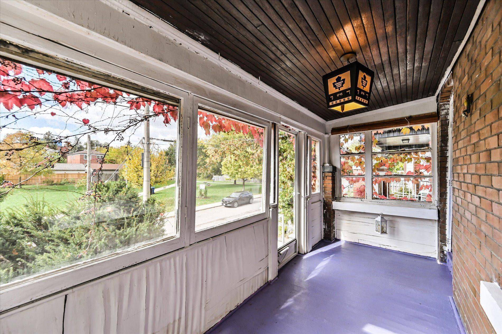 Toronto E03, ON M4C 4P3,9 Everett CRES