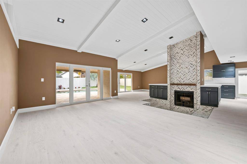 Plantation, FL 33324,511 NW 78th Ter