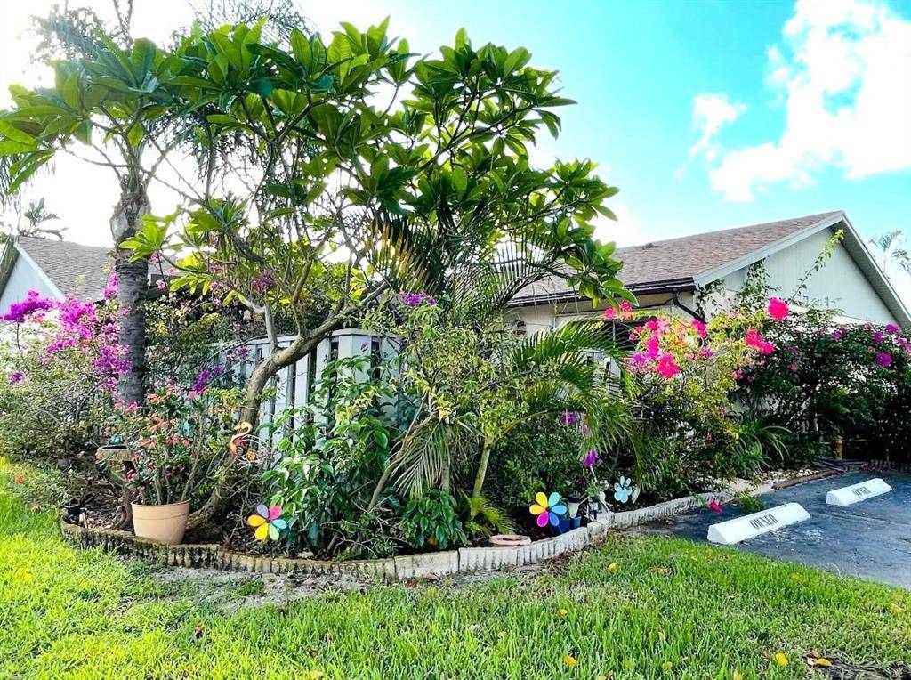 Hypoluxo, FL 33462,8090 Ambach Way #13-B