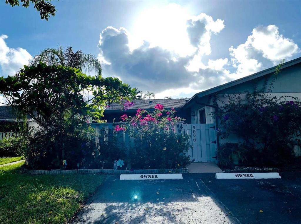 Hypoluxo, FL 33462,8090 Ambach Way #13-B