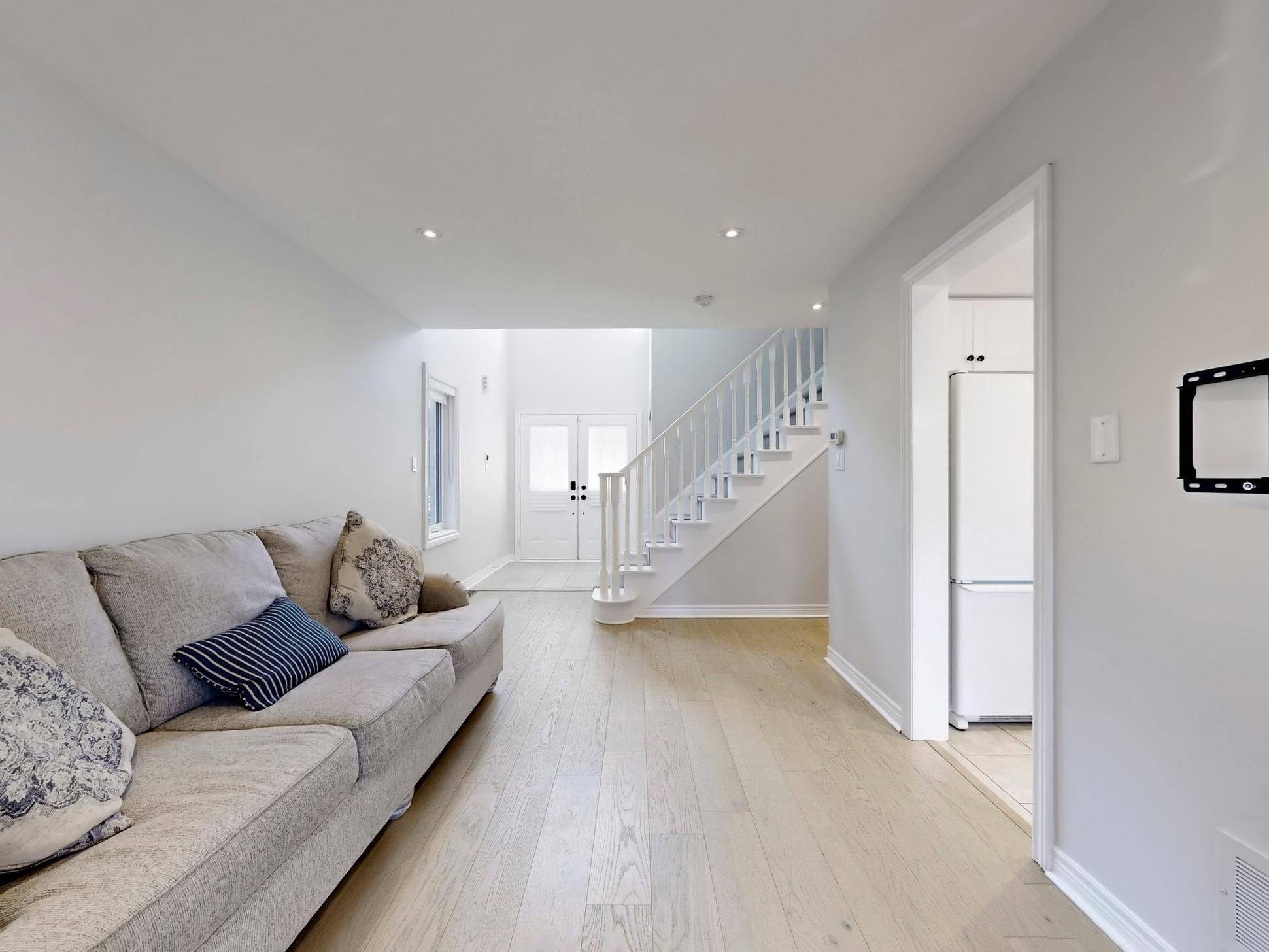 Vaughan, ON L4H 1M6,22 Laura Sabrina DR