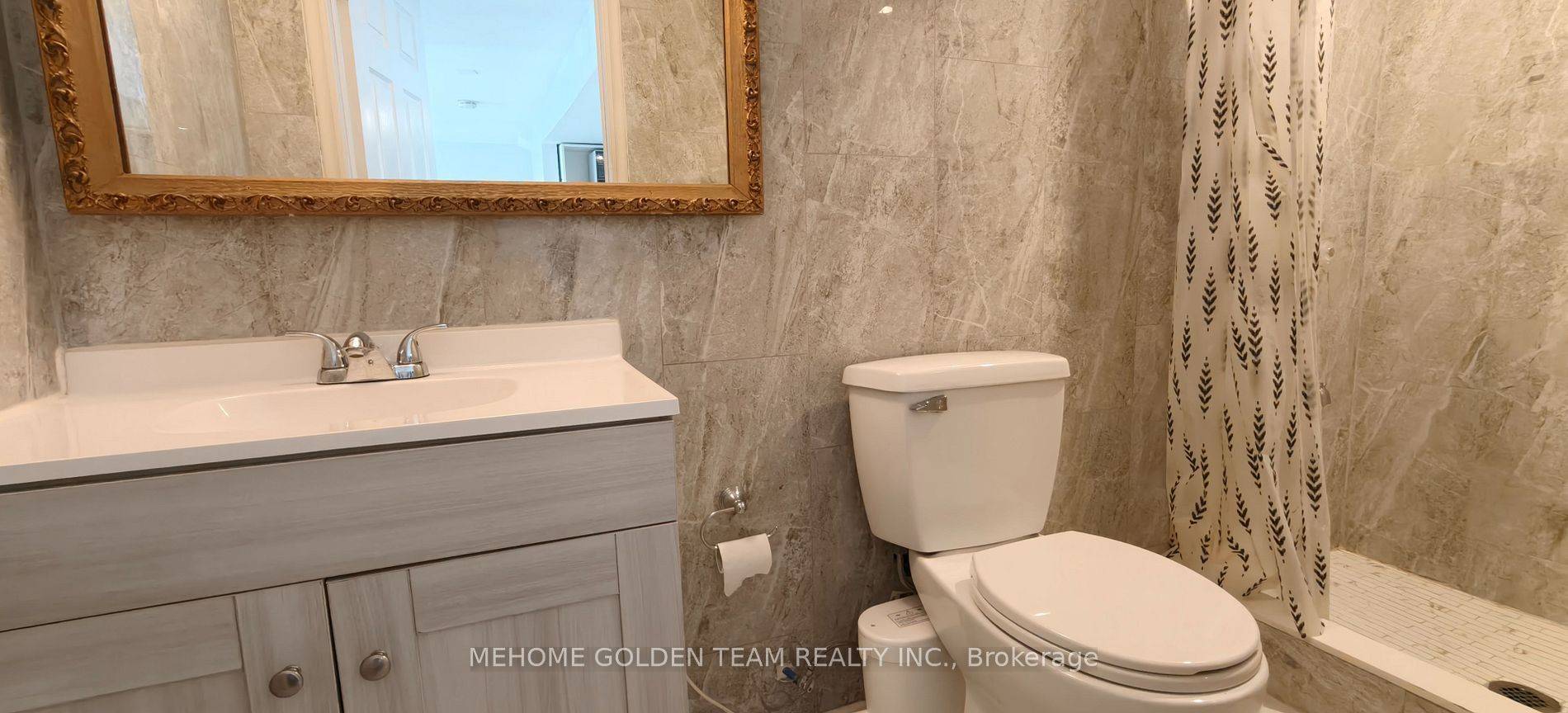 Georgina, ON L4P 2V6,205 Pine Beach DR #Main