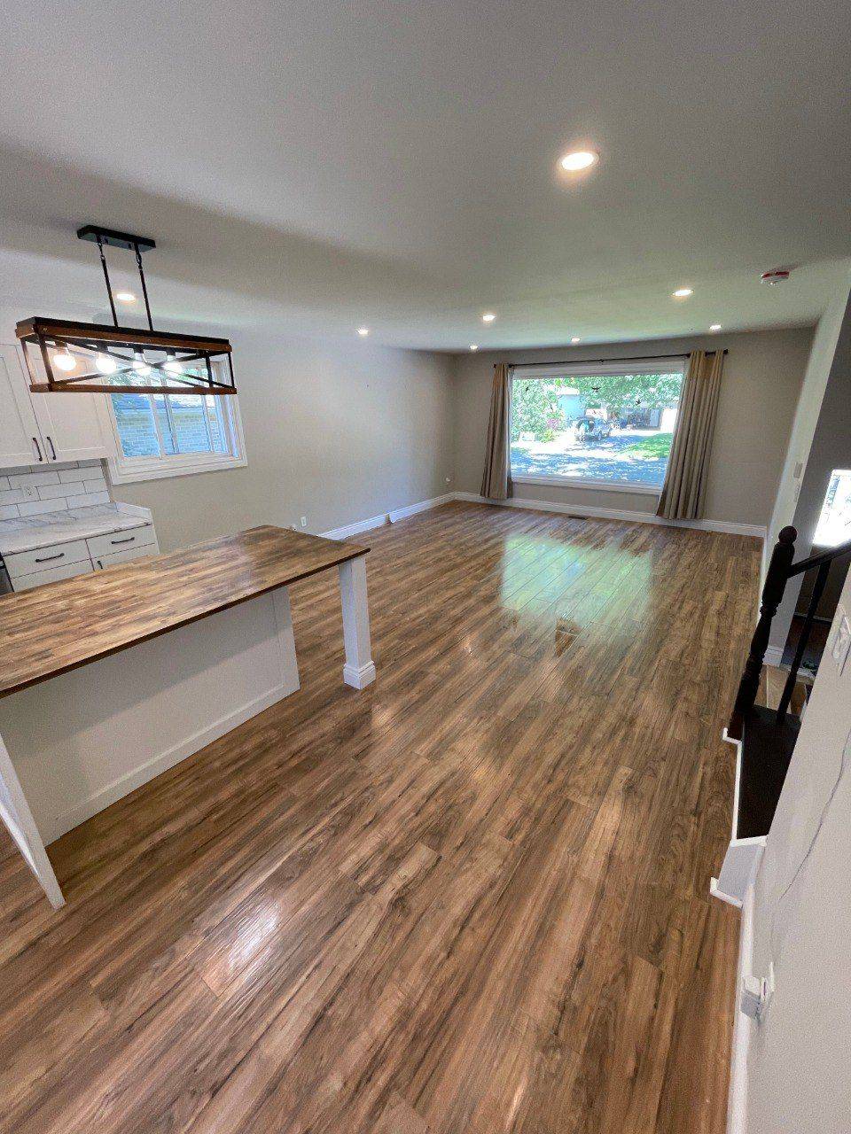 Barrie, ON L4N 3P9,30 Thorncrest RD