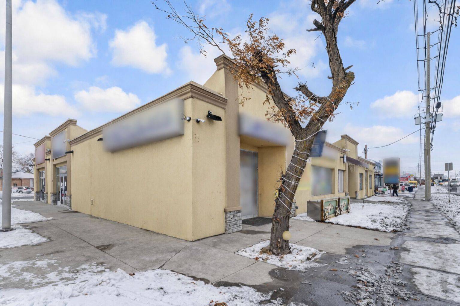 Mississauga, ON L4T 1A6,2855 Derry RD E