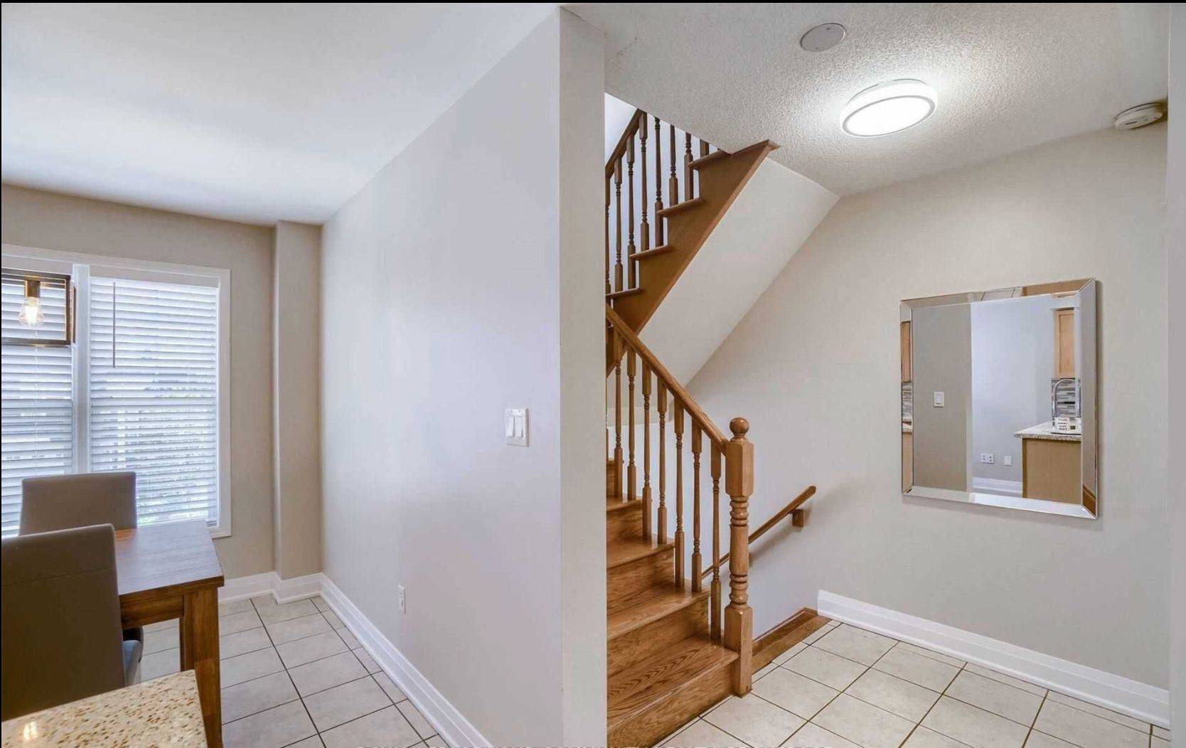 Mississauga, ON L5V 2Y4,5980 Whitehorn AVE #101