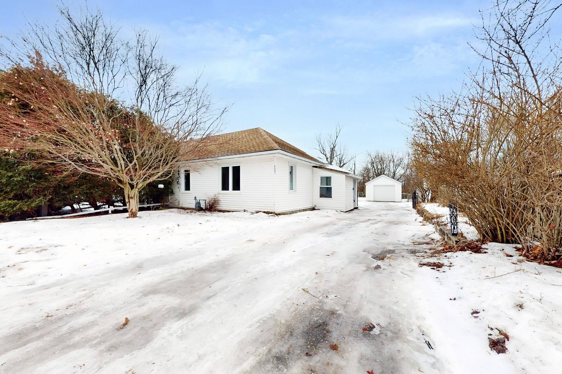 Halton Hills, ON L7J 2E3,127 POPLAR AVE