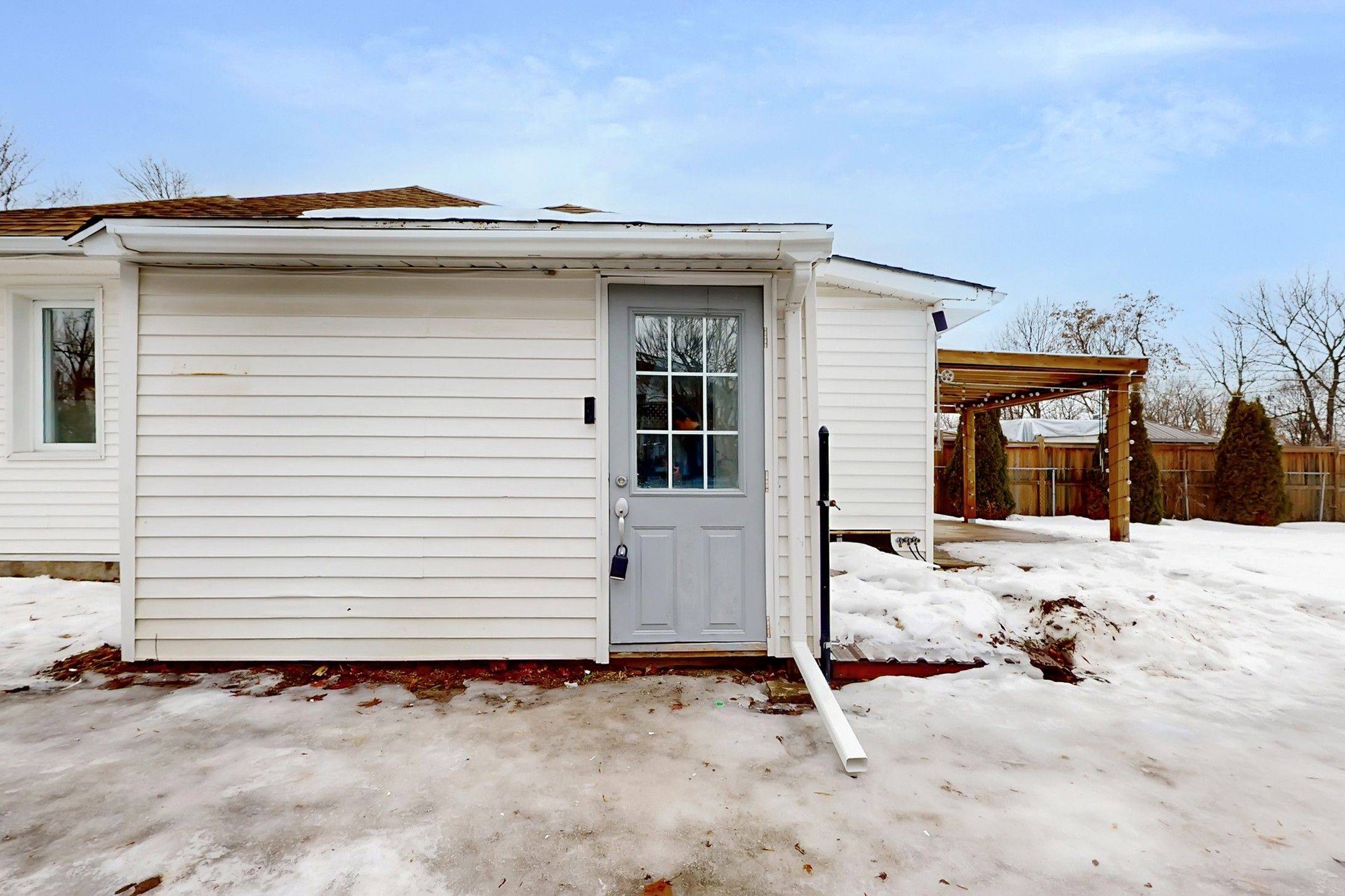 Halton Hills, ON L7J 2E3,127 POPLAR AVE