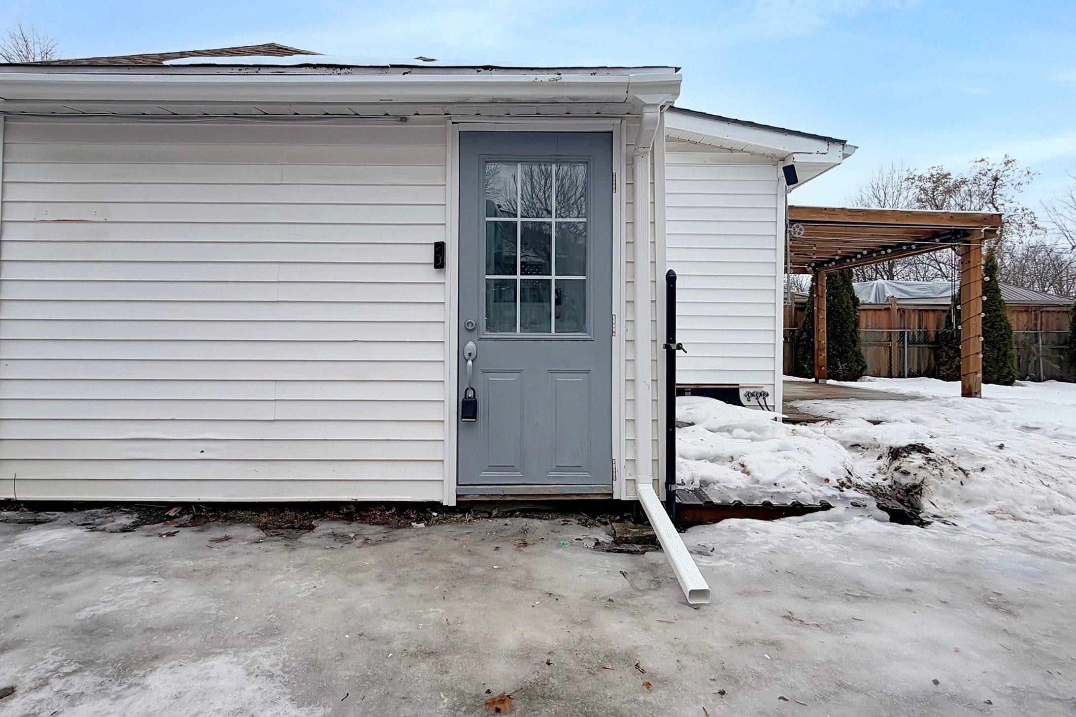 Halton Hills, ON L7J 2E3,127 POPLAR AVE