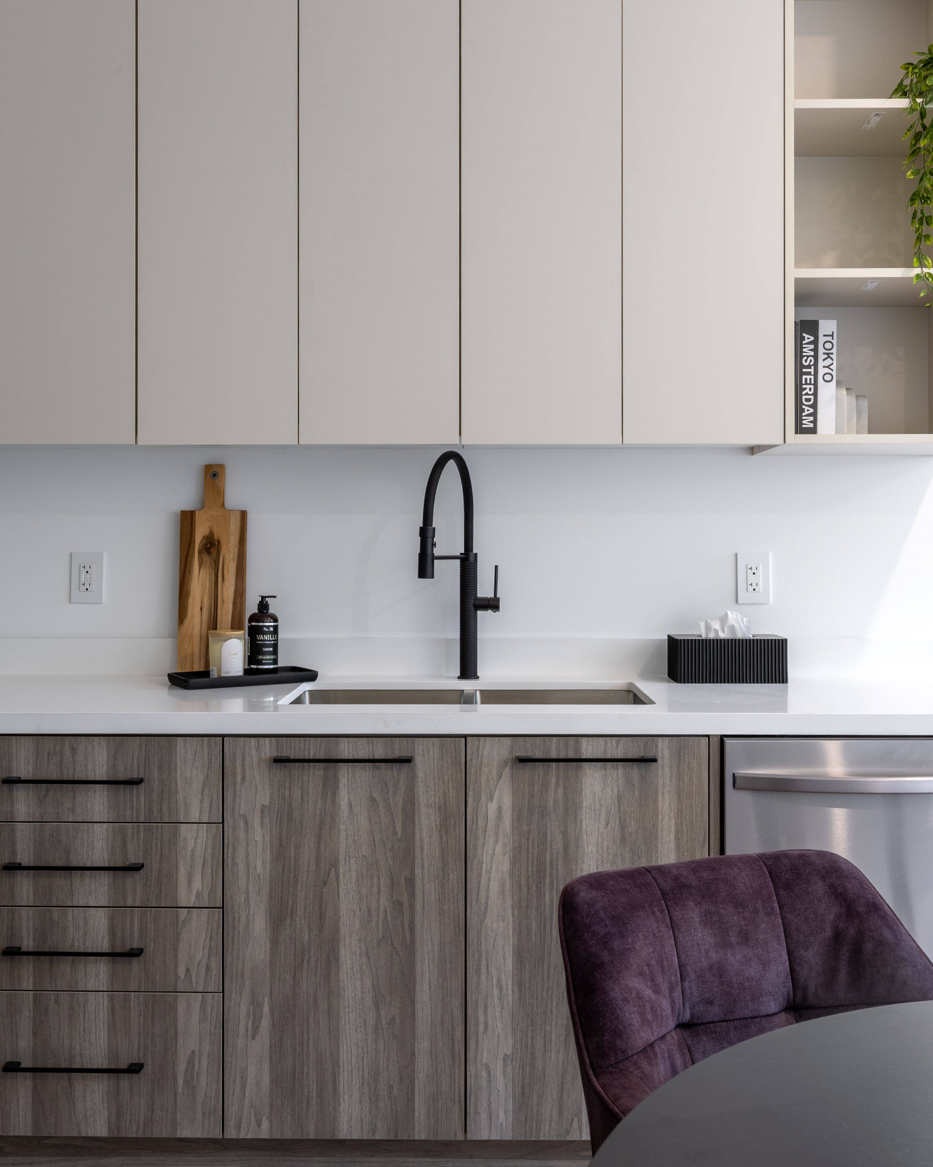 Toronto W07, ON M8Y 1S1,60 Cannon RD #4