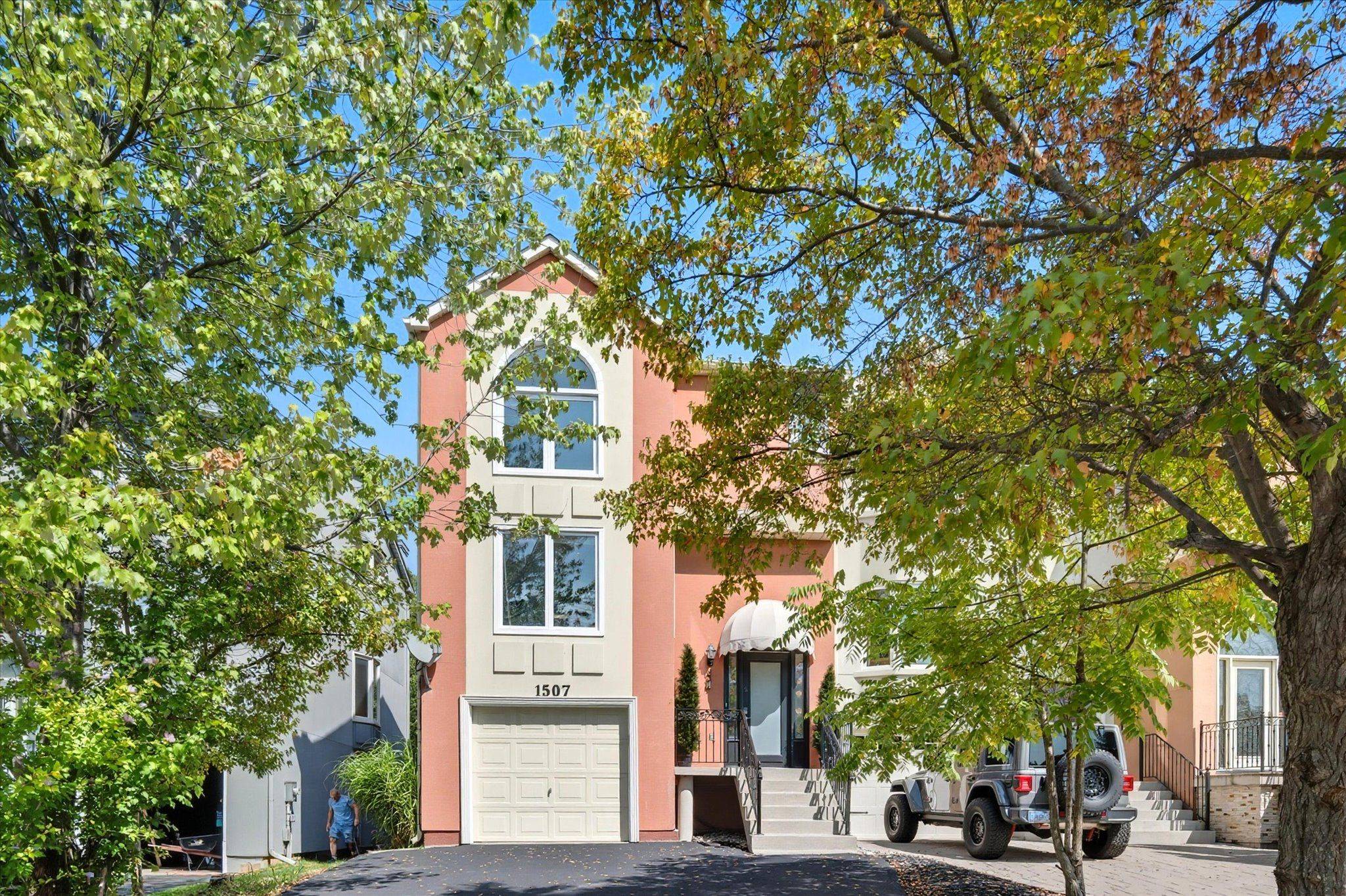 Oakville, ON L6H 5P4,1507 Litchfield RD