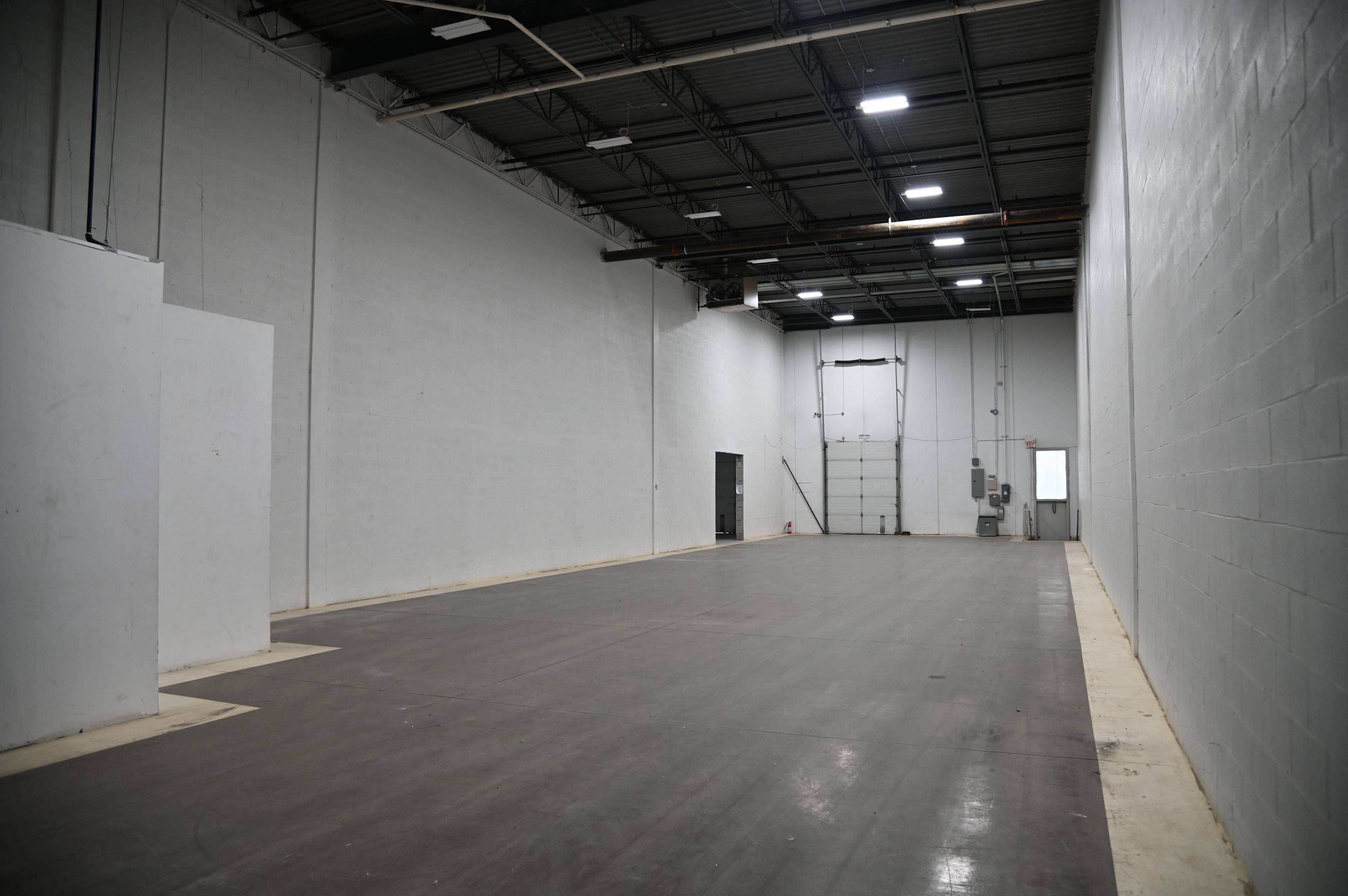 Mississauga, ON L5L 0A3,3600A Laird RD #8