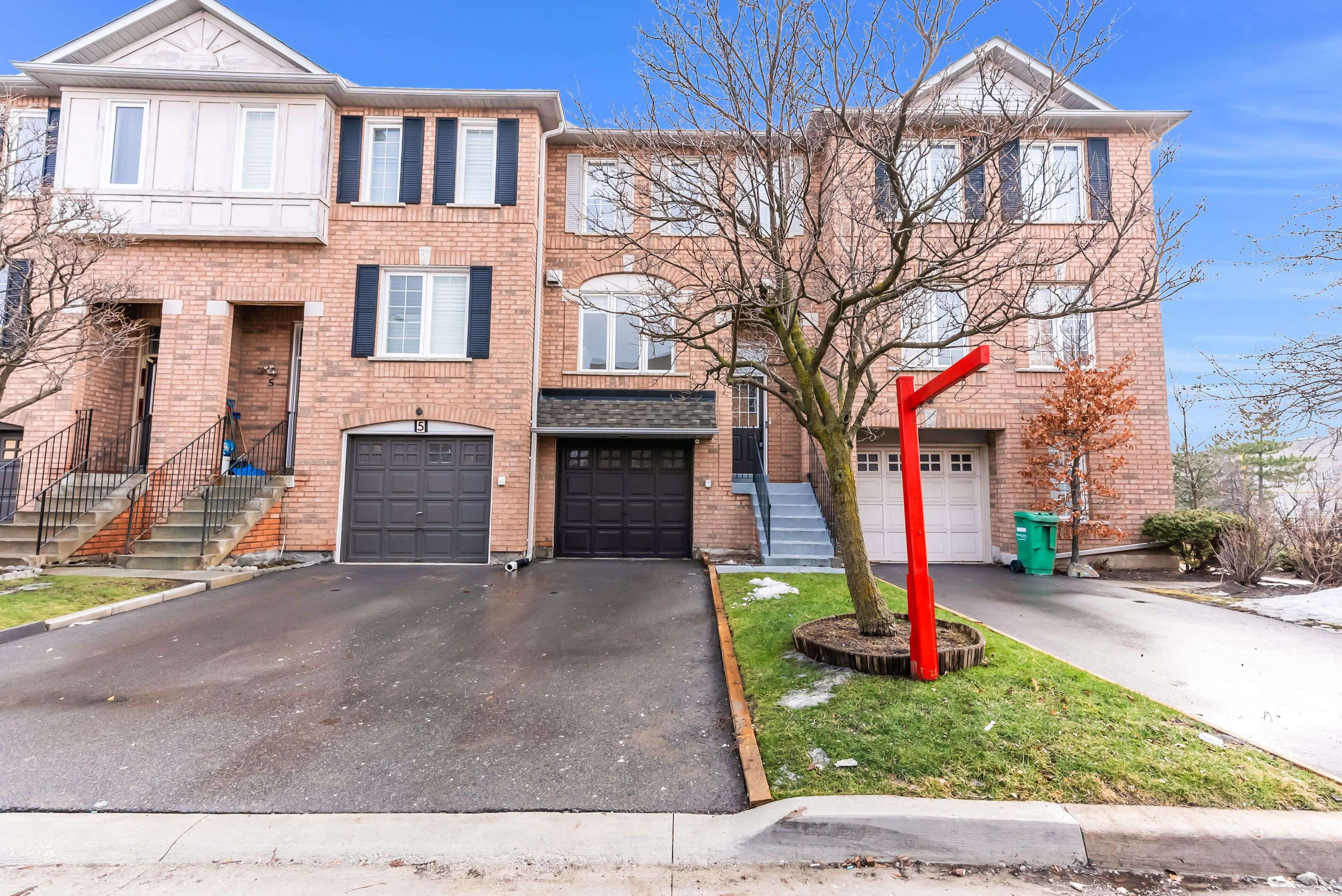 Brampton, ON L6V 4M1,2 Clay Brick CT NW #3