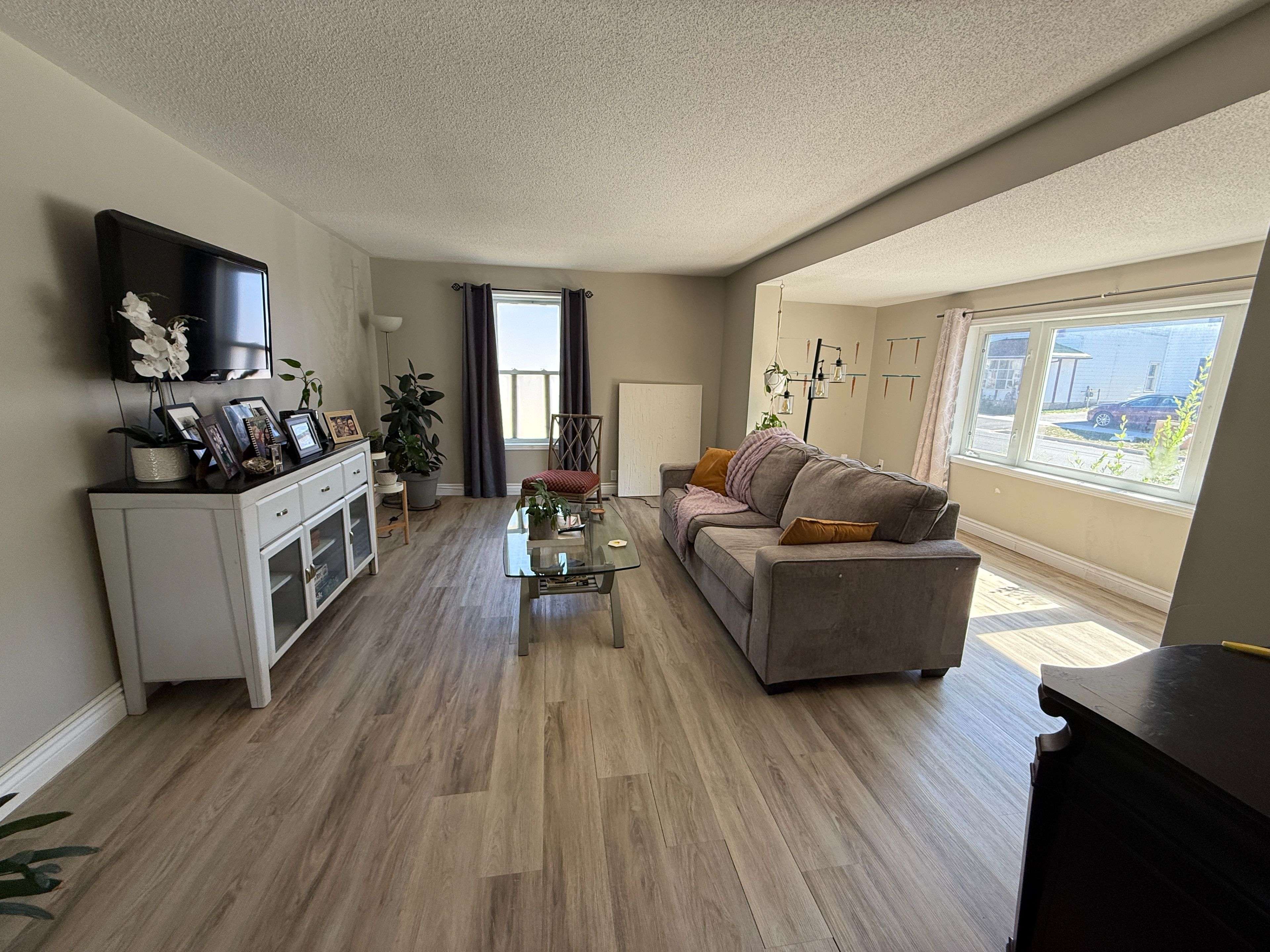 Quinte West, ON K8V 1M9,52 Heber ST