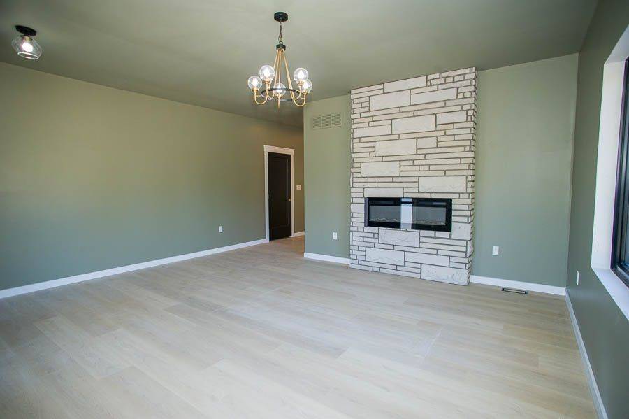 Norfolk, ON N0A 1N7,7 Scott DR