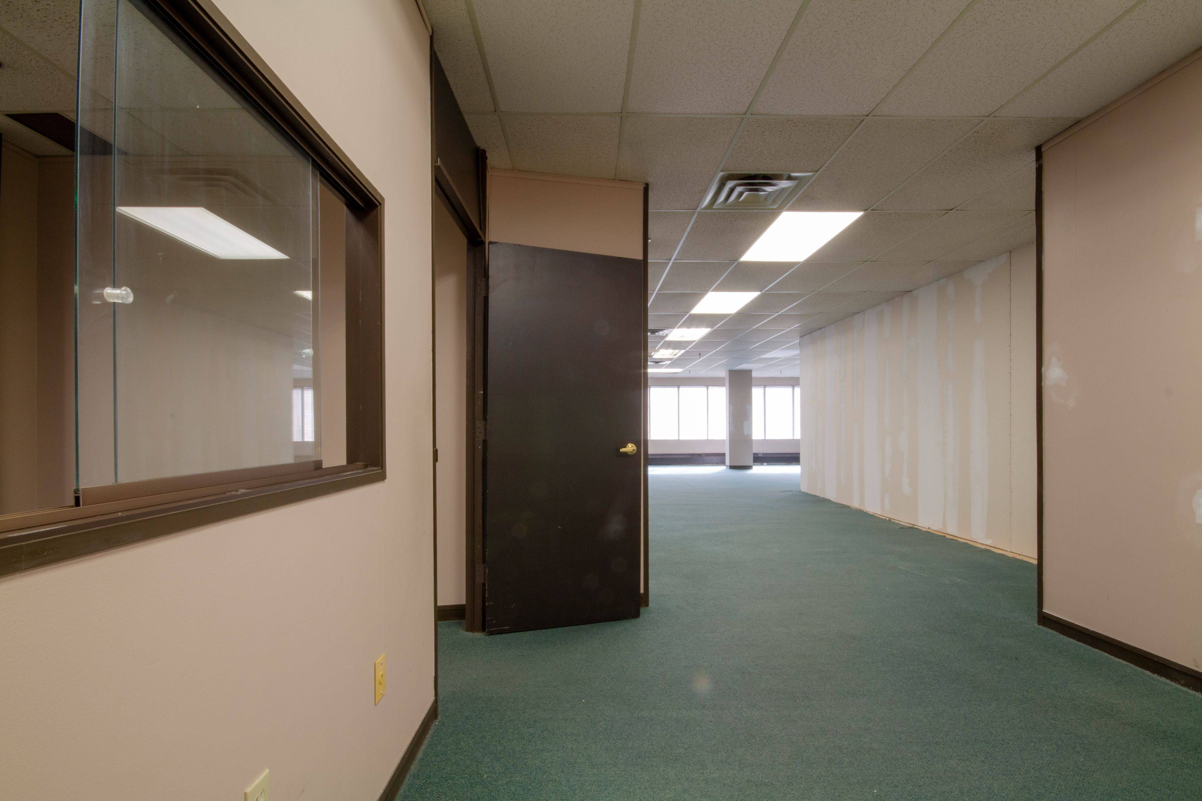 Hamilton, ON L8P 1Y6,200 JAMES ST S #206