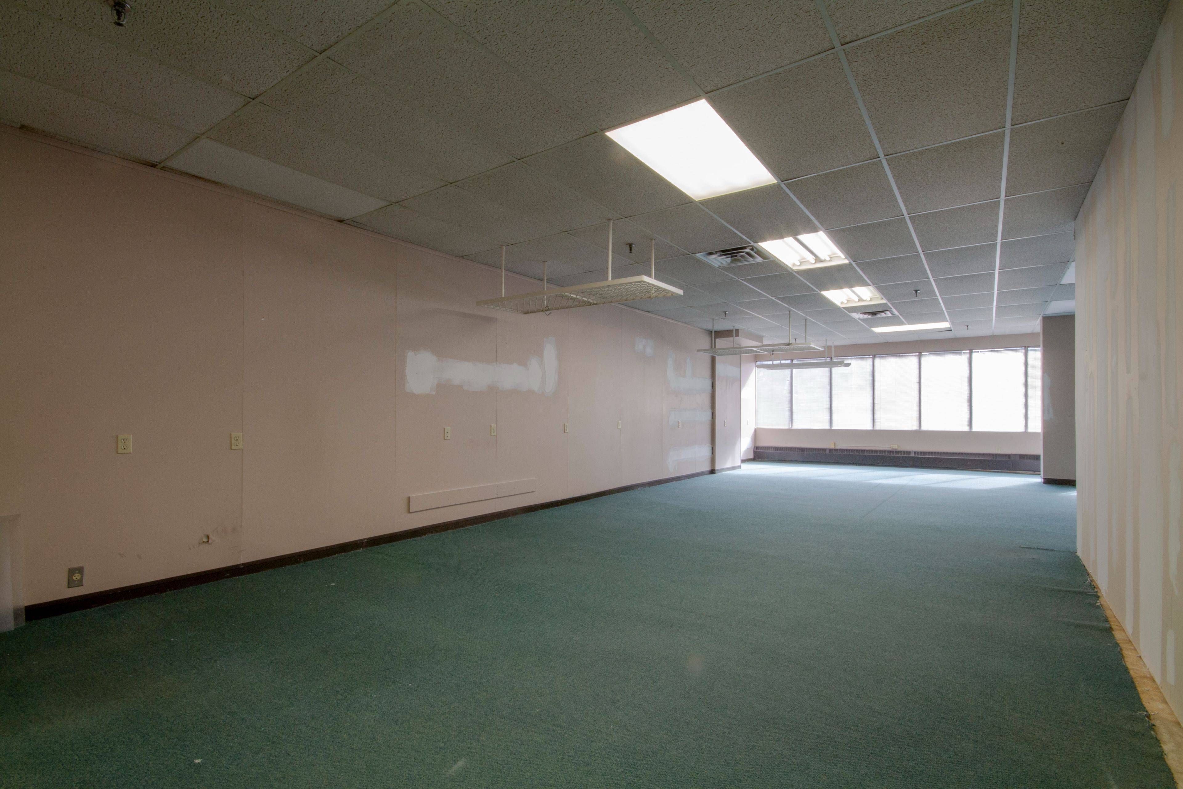 Hamilton, ON L8P 1Y6,200 JAMES ST S #206