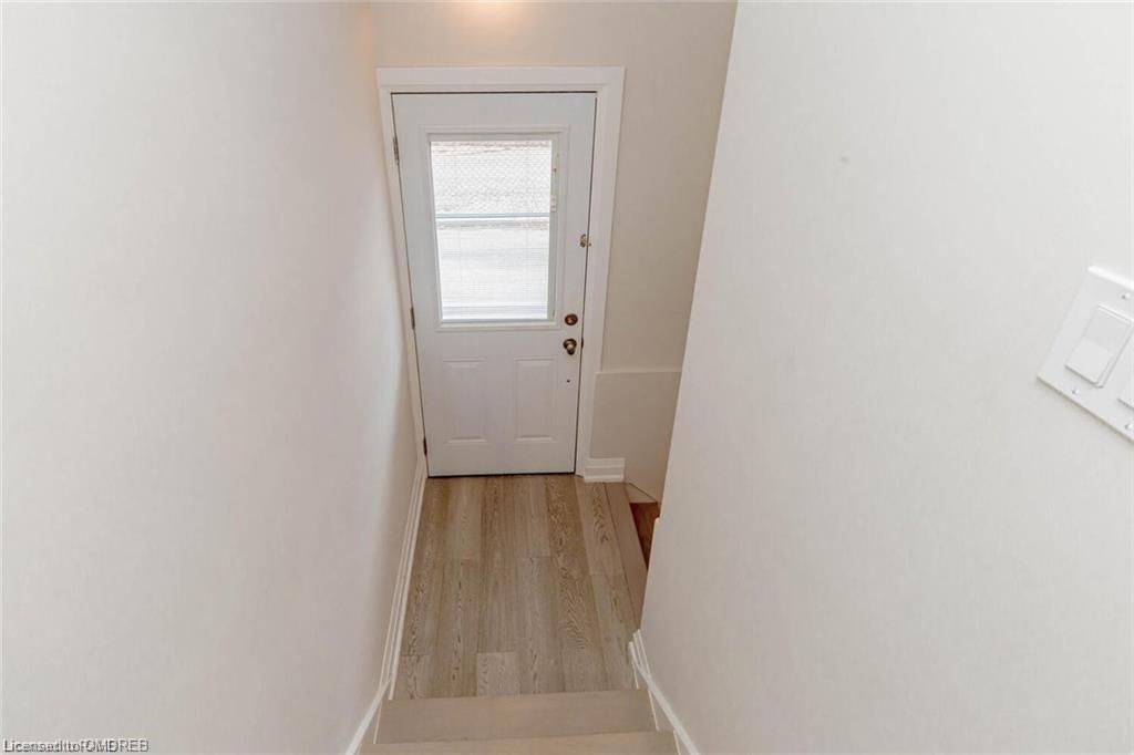 Hamilton, ON L9A 3A5,128 Clarendon AVE #Basement