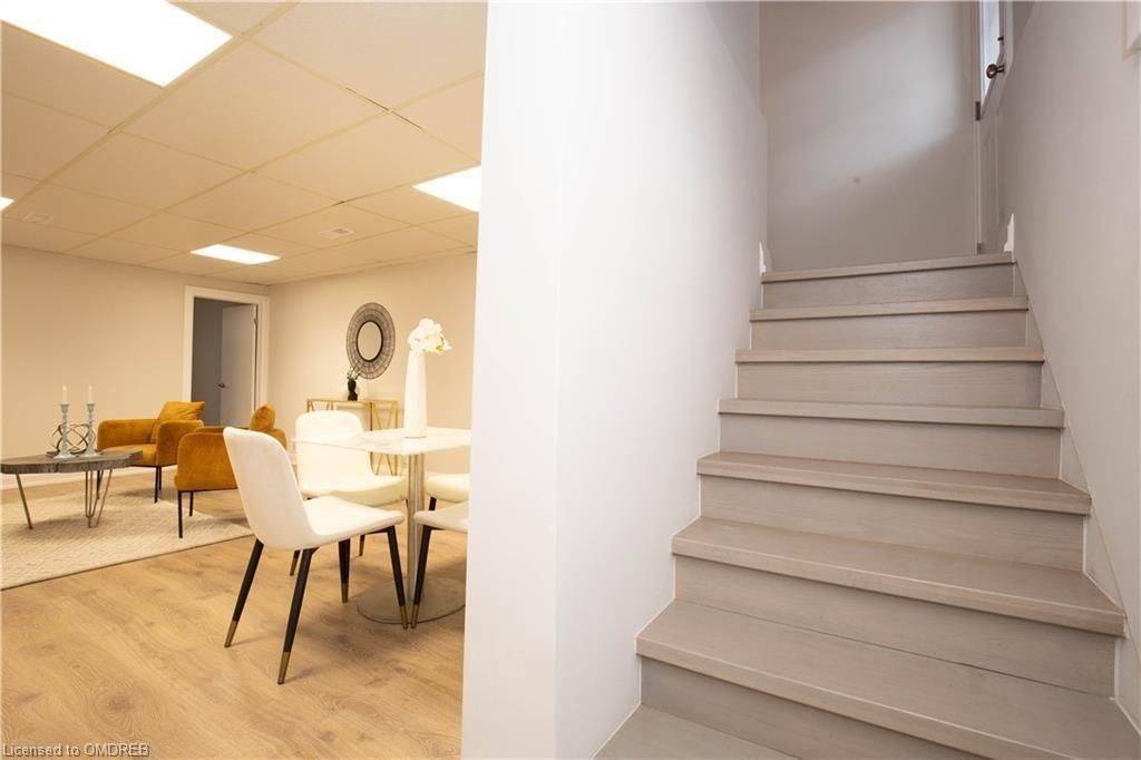 Hamilton, ON L9A 3A5,128 Clarendon AVE #Basement