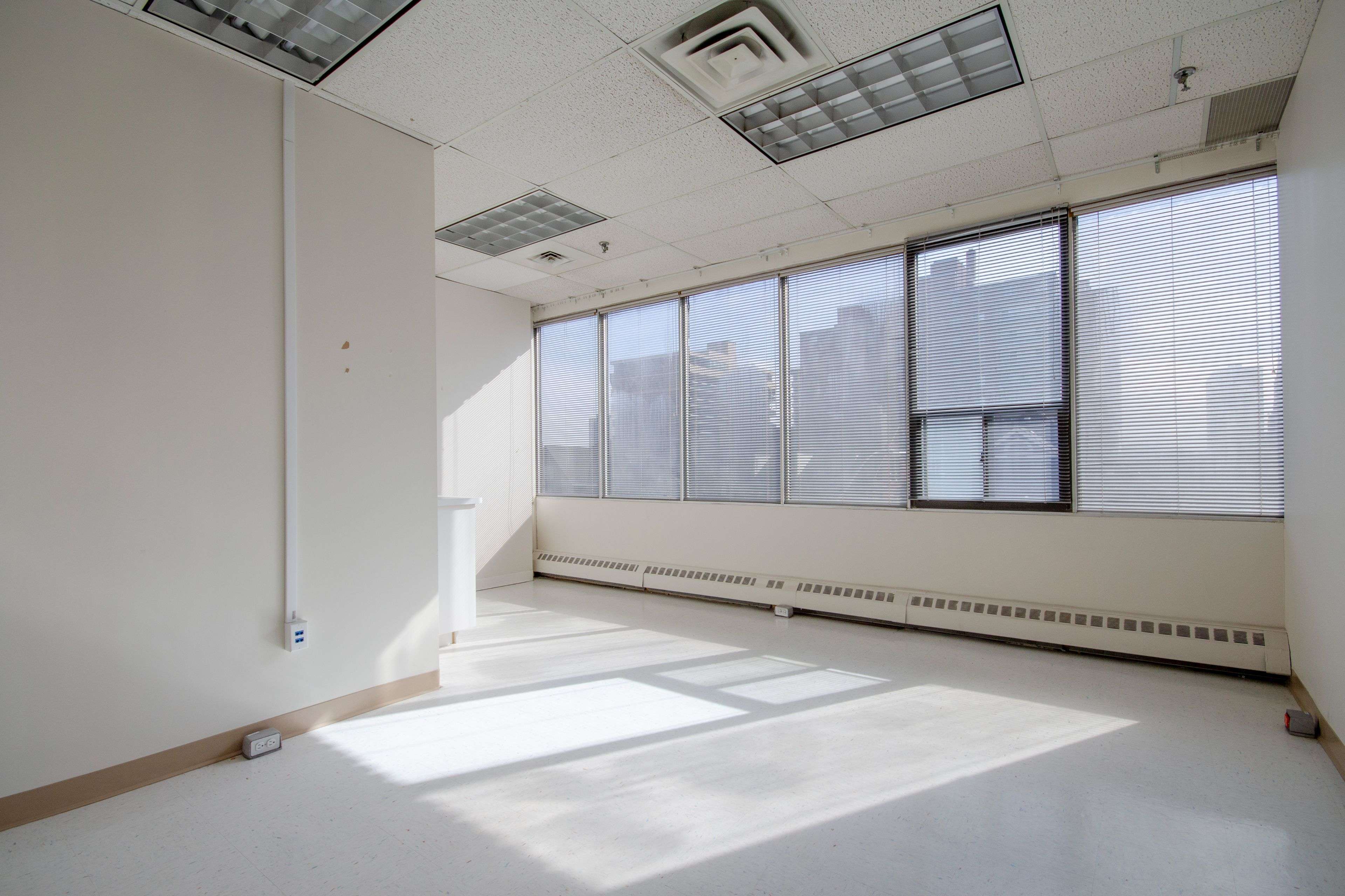 Hamilton, ON L8P 1Y6,200 JAMES ST S #301A