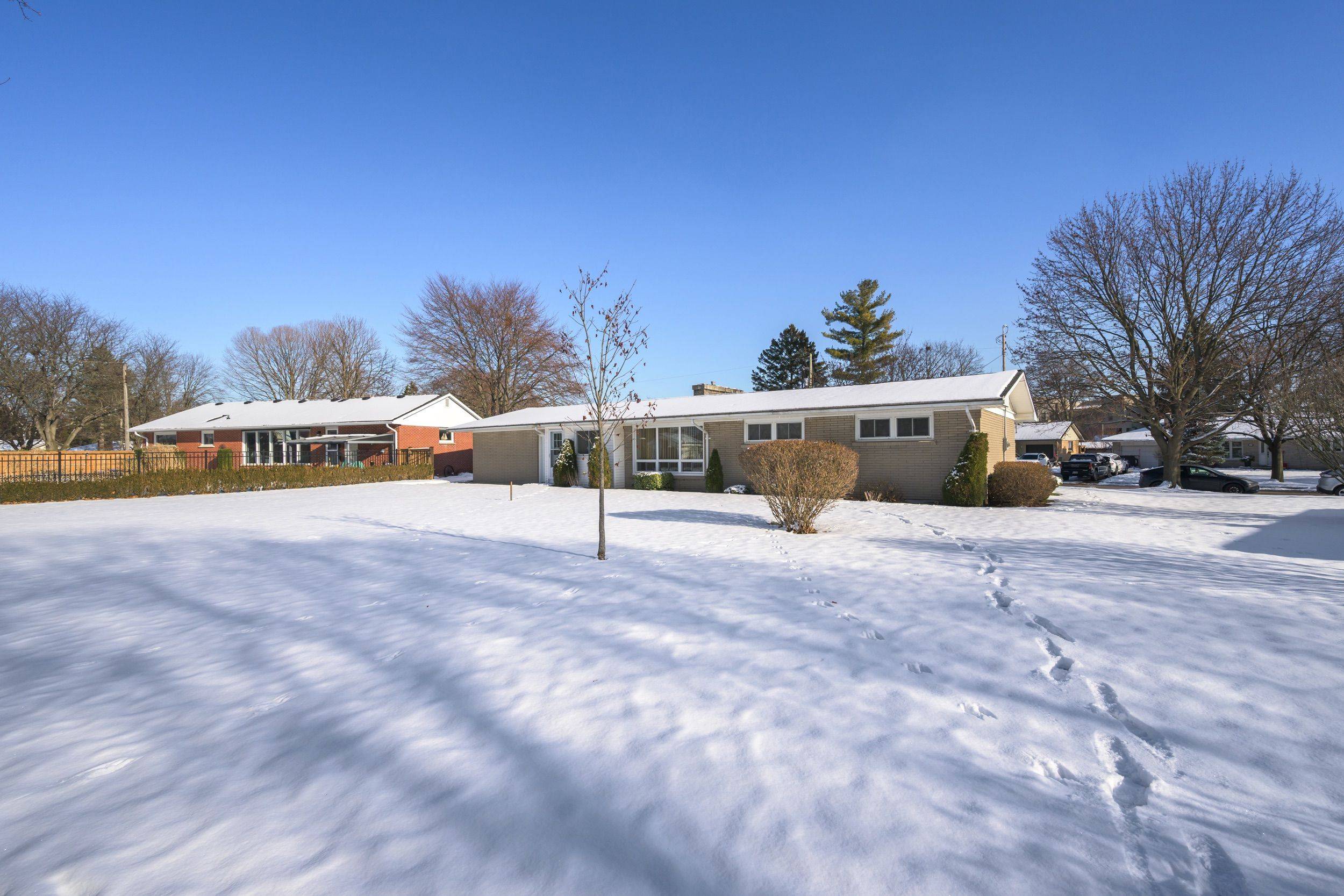 London North, ON N6H 3E9,488 Oakridge DR