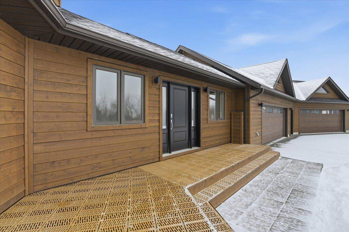 Kawartha Lakes, ON K9V 4R4,777 River RD