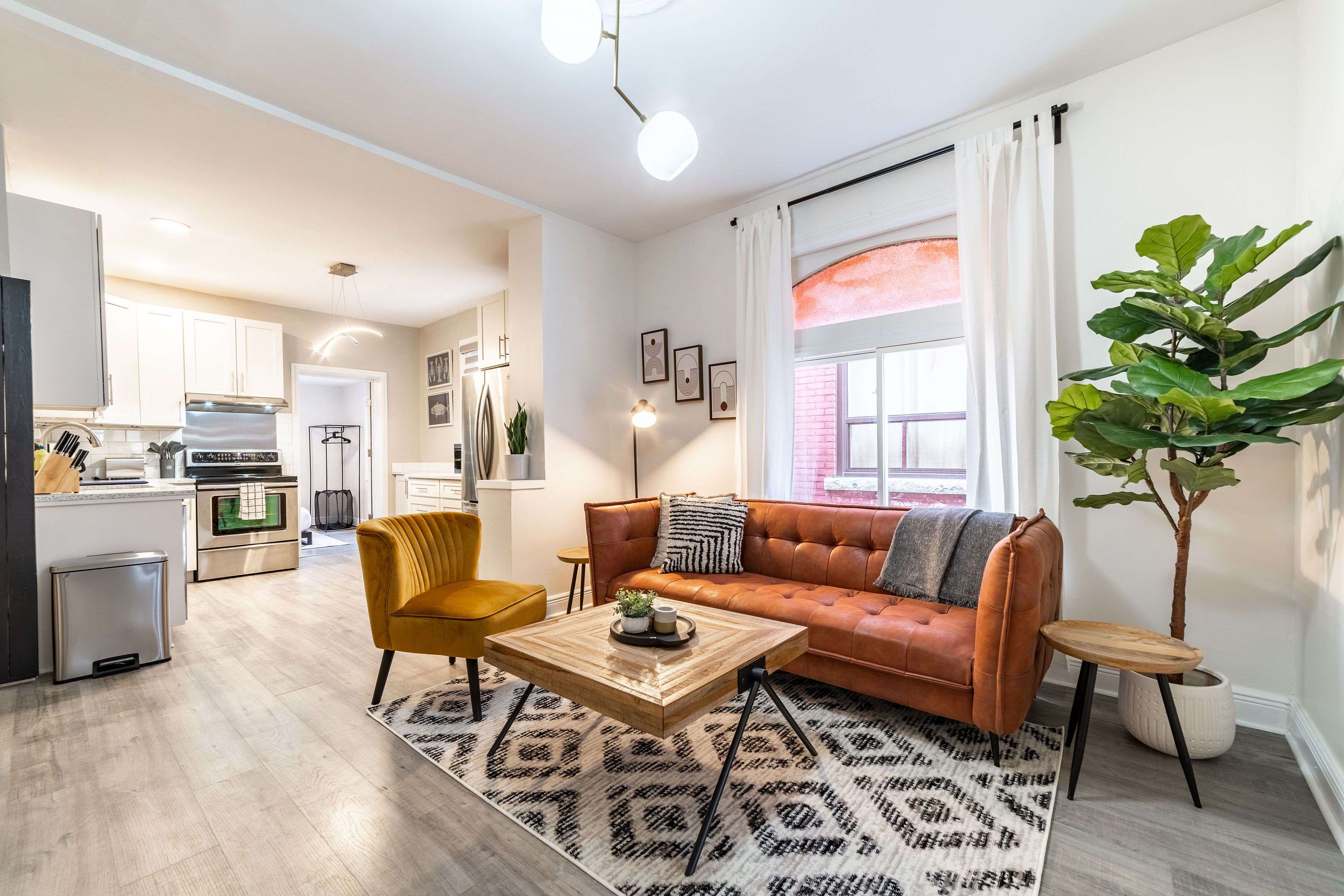 Hamilton, ON L8L 1V7,19 Century ST