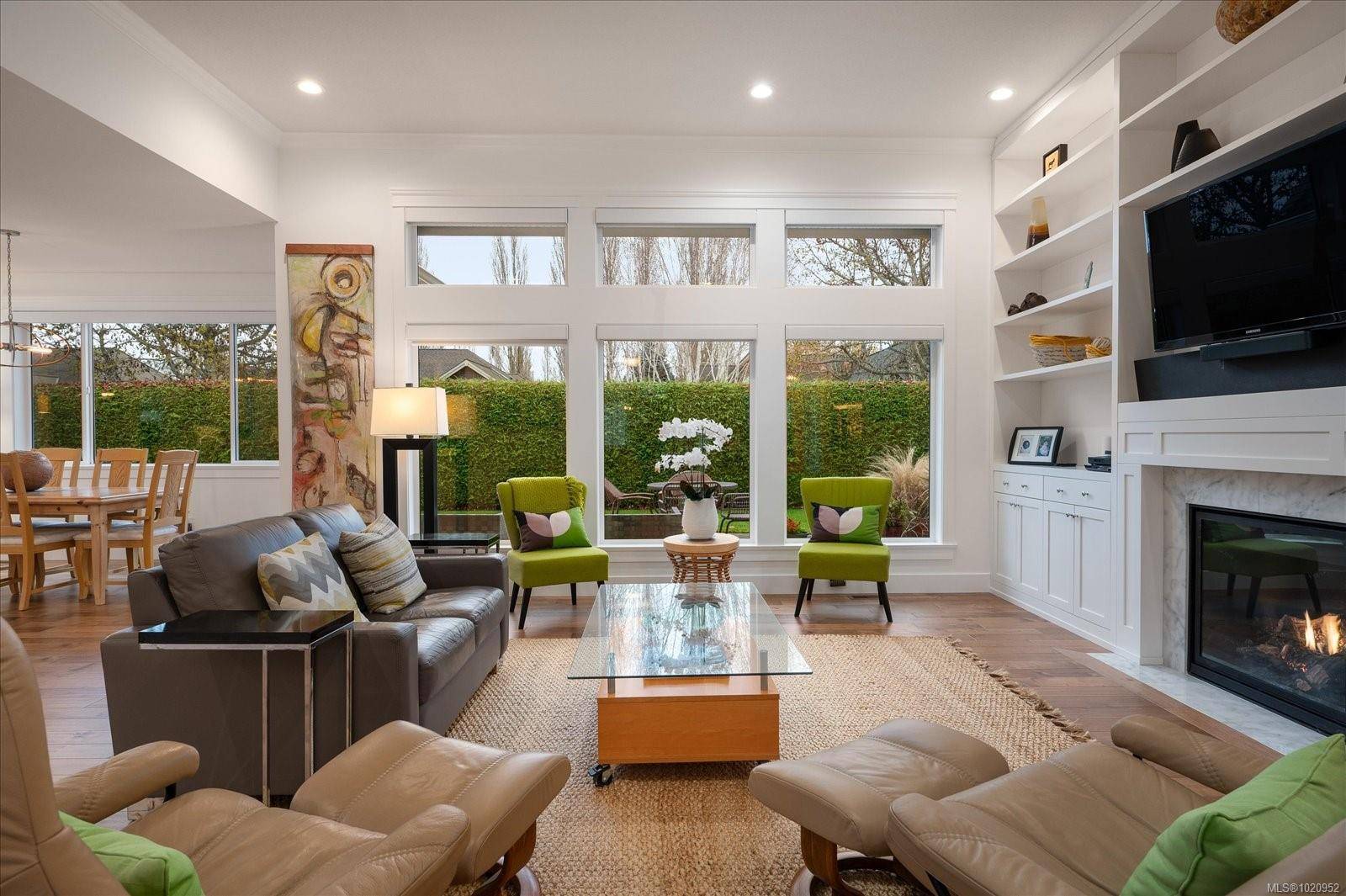 Qualicum Beach, BC V9K 0A2,834 Bluffs Dr