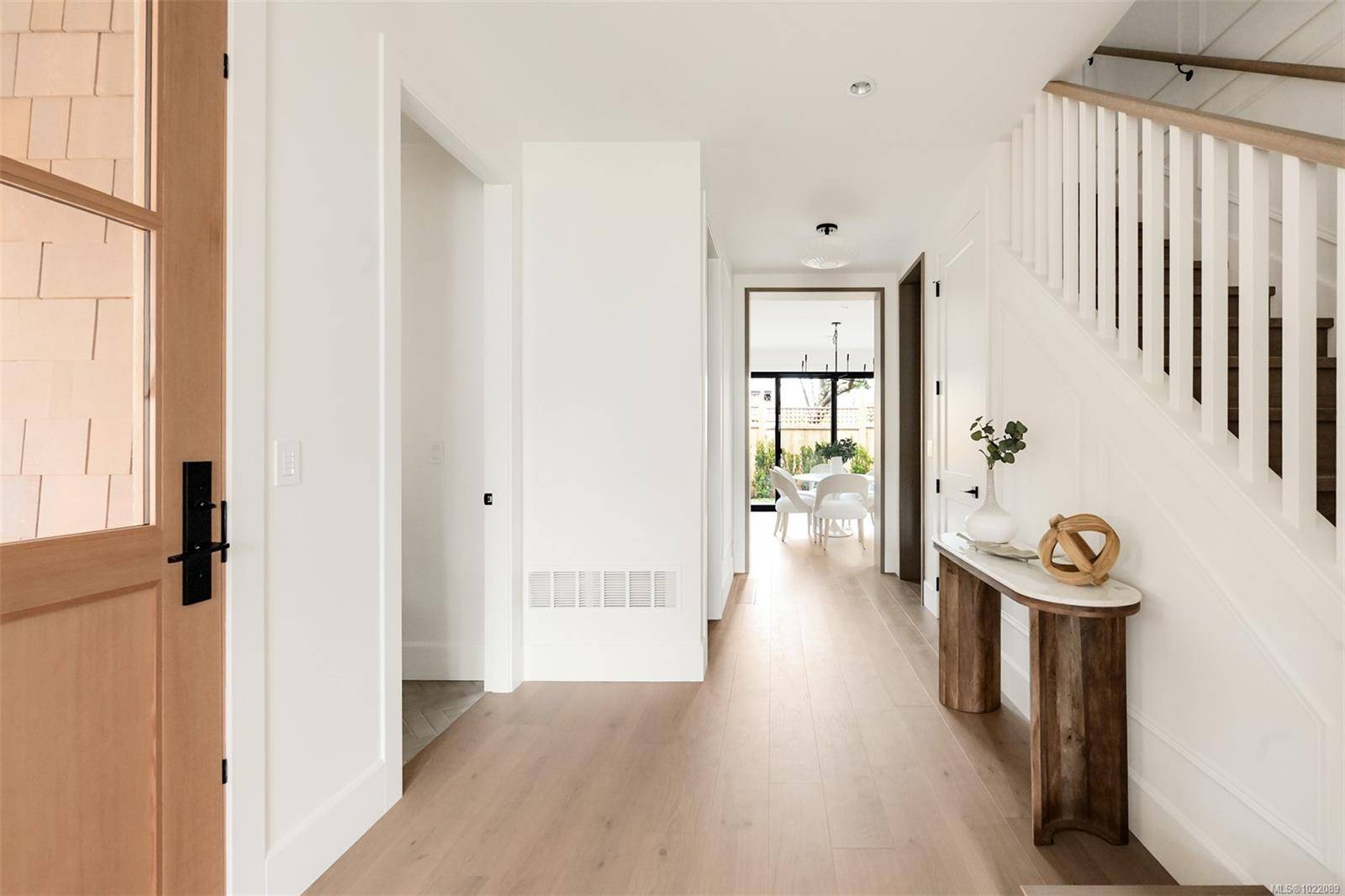 Oak Bay, BC V8S 4M3,1039 Falkland Rd