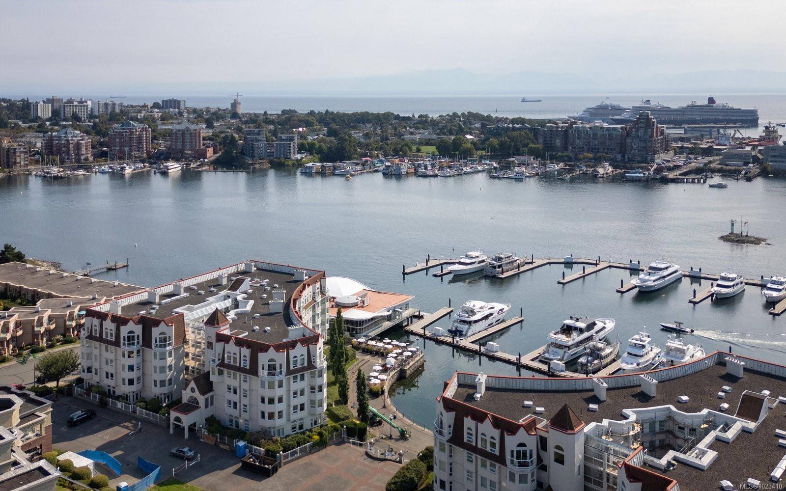 Victoria, BC V9A 7J8,10 Paul Kane Pl #418