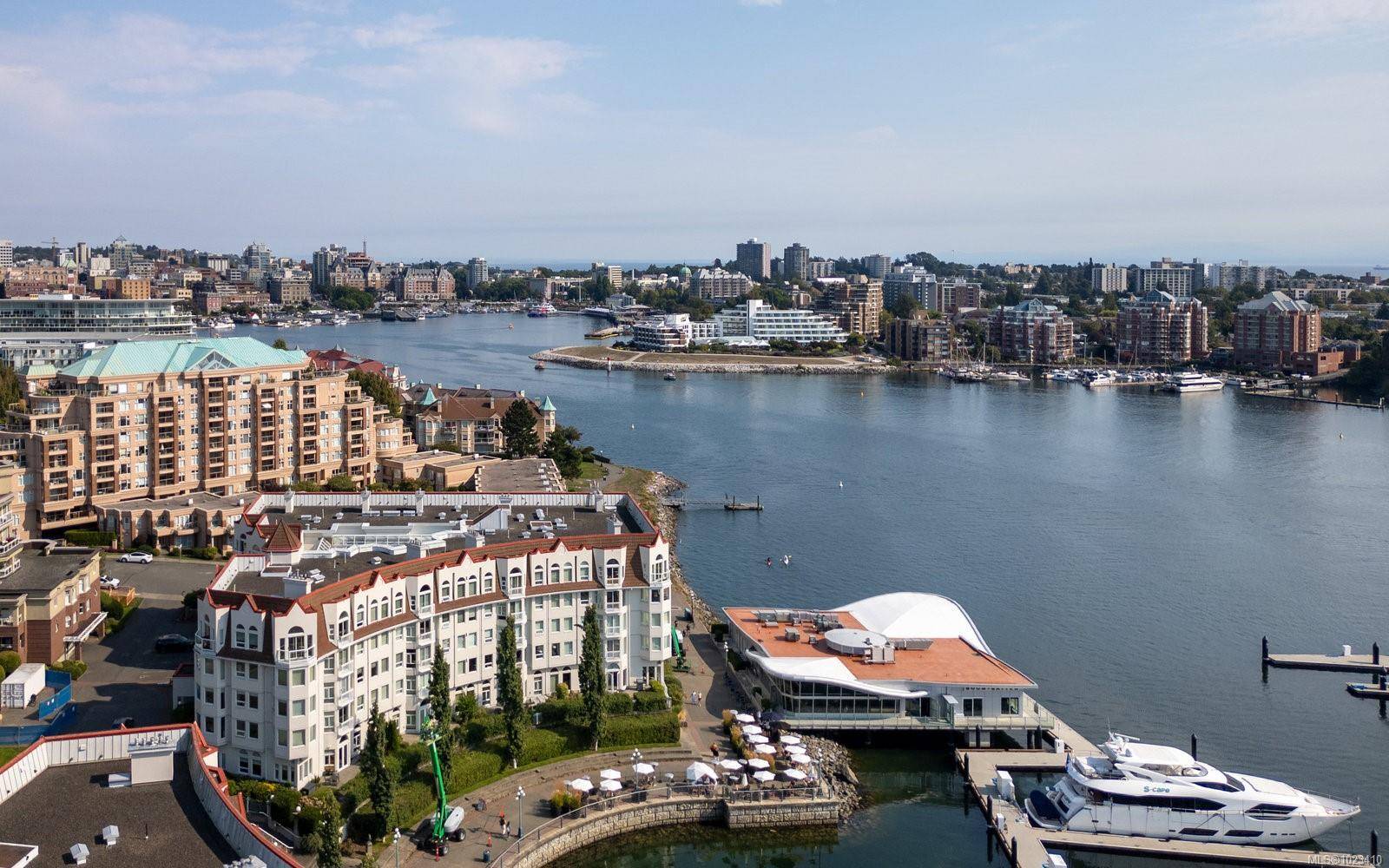 Victoria, BC V9A 7J8,10 Paul Kane Pl #418