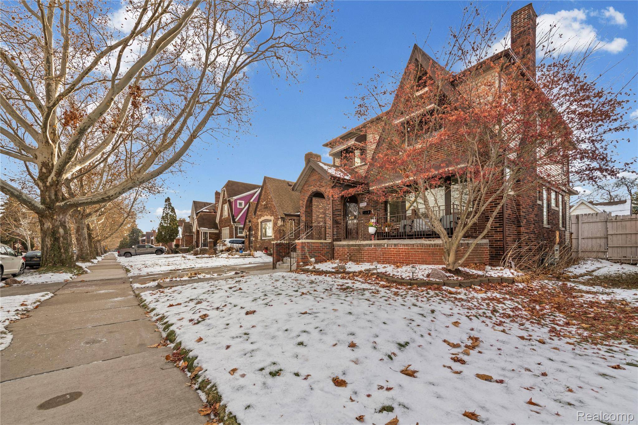 Detroit, MI 48204,8355 Normile ST