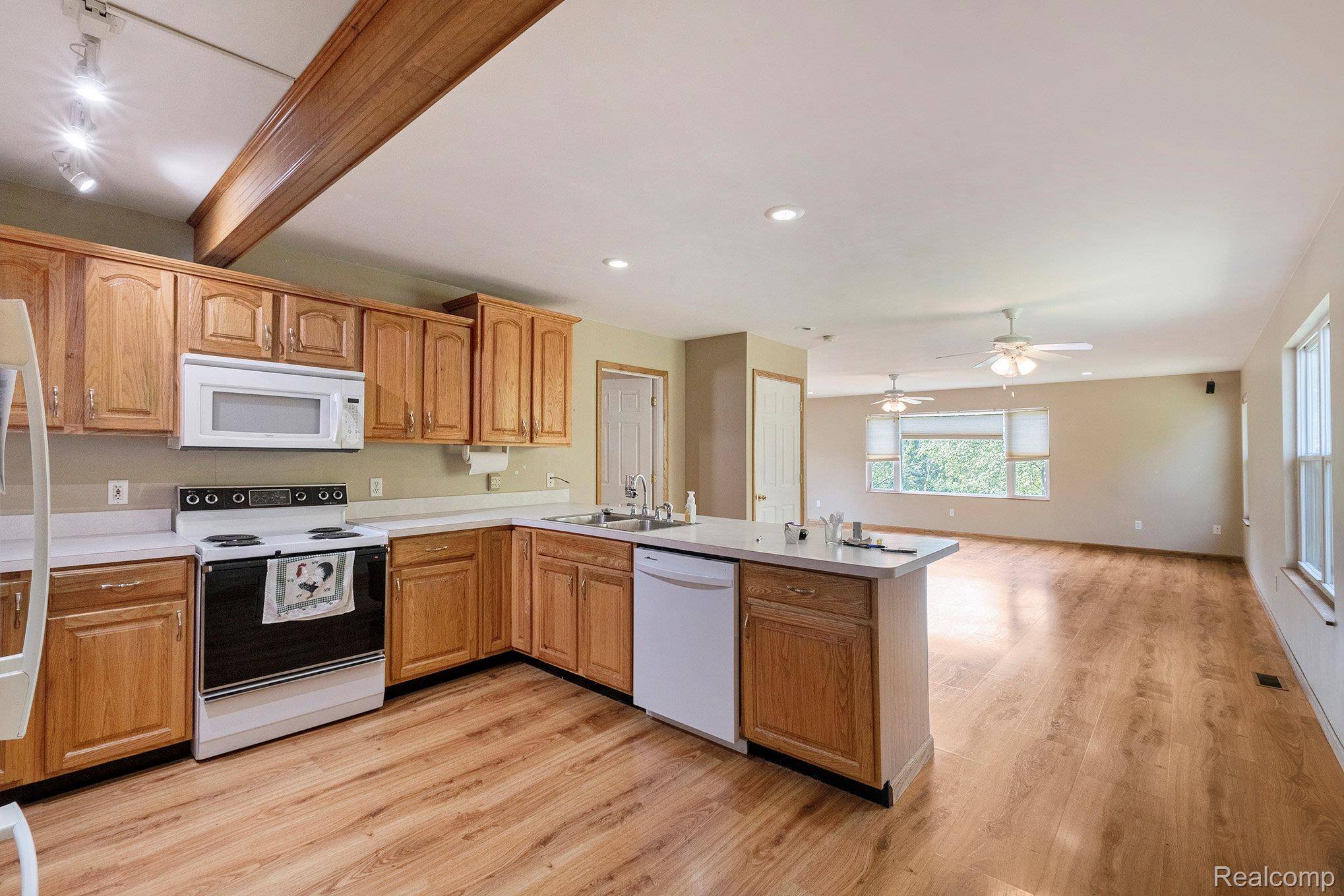 Holly, MI 48442,1490 Gage RD