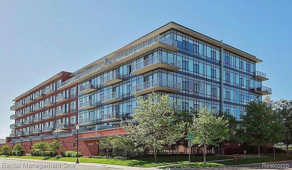 Royal Oak, MI 48067,101 Curry Avenue Unit 330